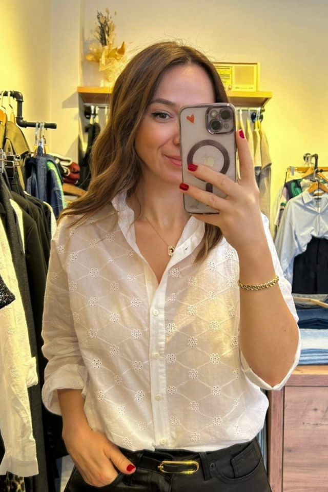 İnce Güpürlü Fistolu Gömlek