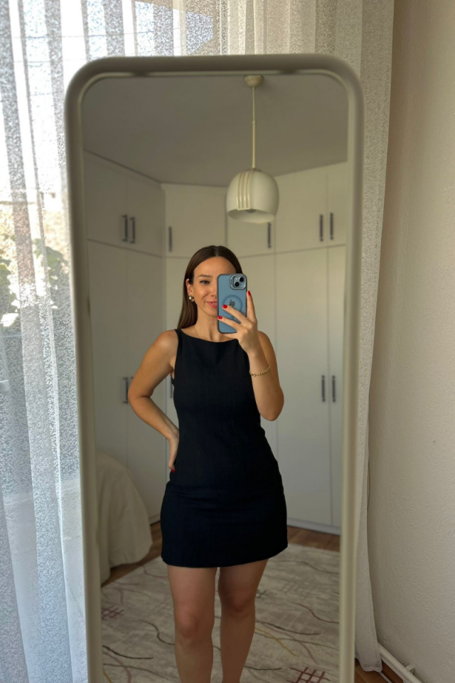 Askılı Sırtı U Açık Mini Siyah Elbise