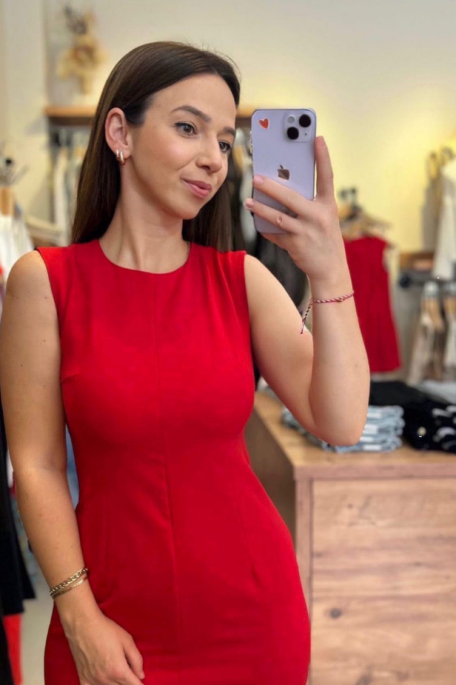 Vucuda Oturan Süper Mini Kırmızı Elbise