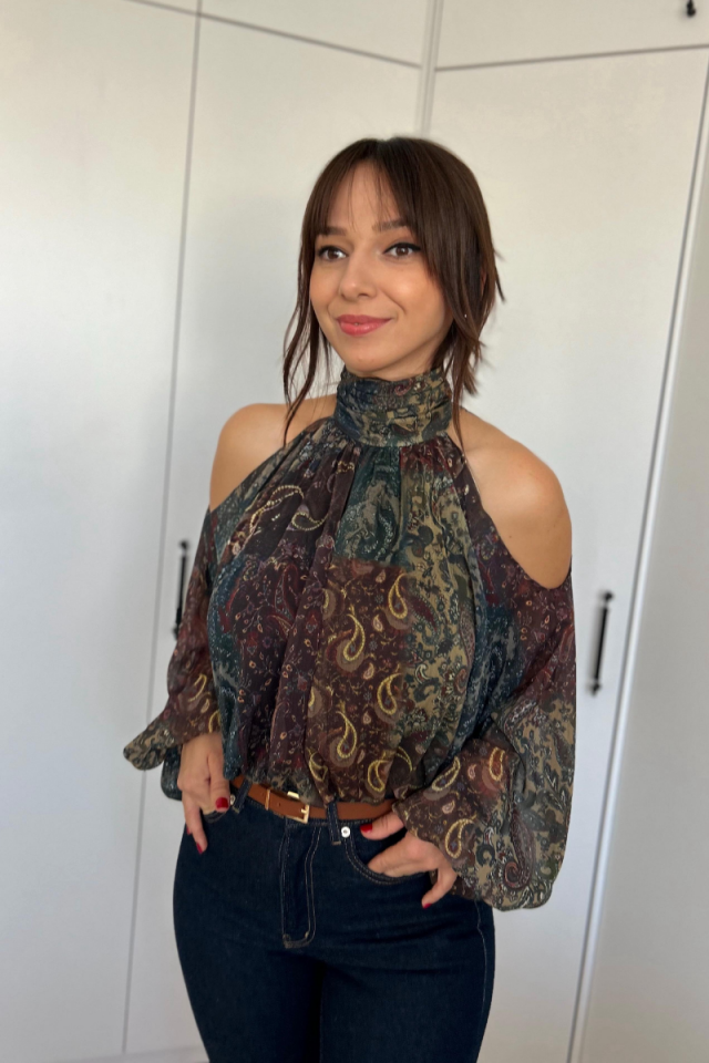 Yeşil Desenli Omuz Pencere Detaylı Şifon Bluz