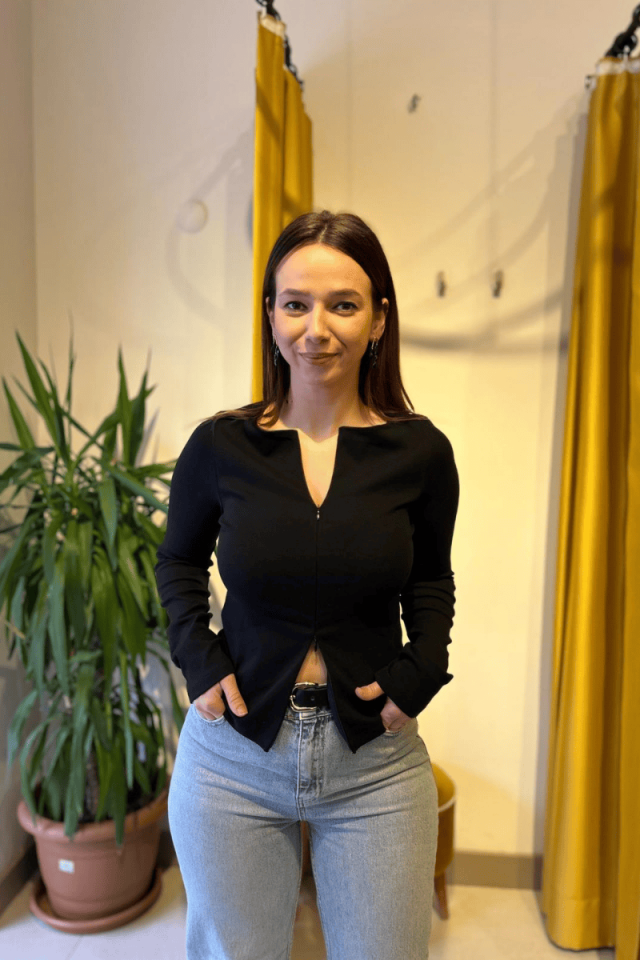 Önden Fermuarlı Siyah Body