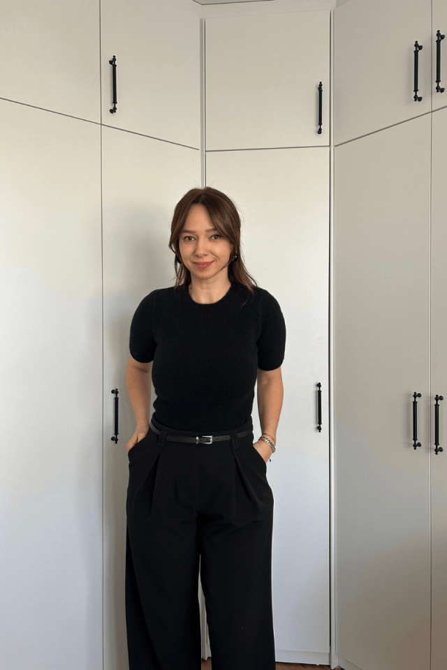 Siyah Yumoş Crop Kazak