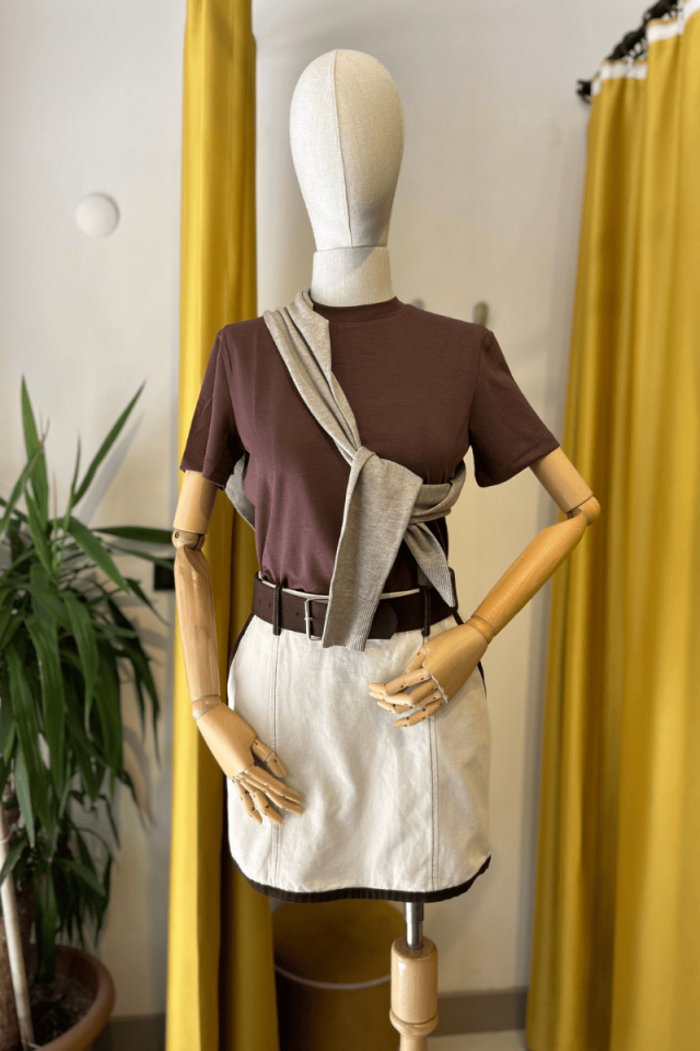 Kahverengi Detaylı Kemerli Mini Etek